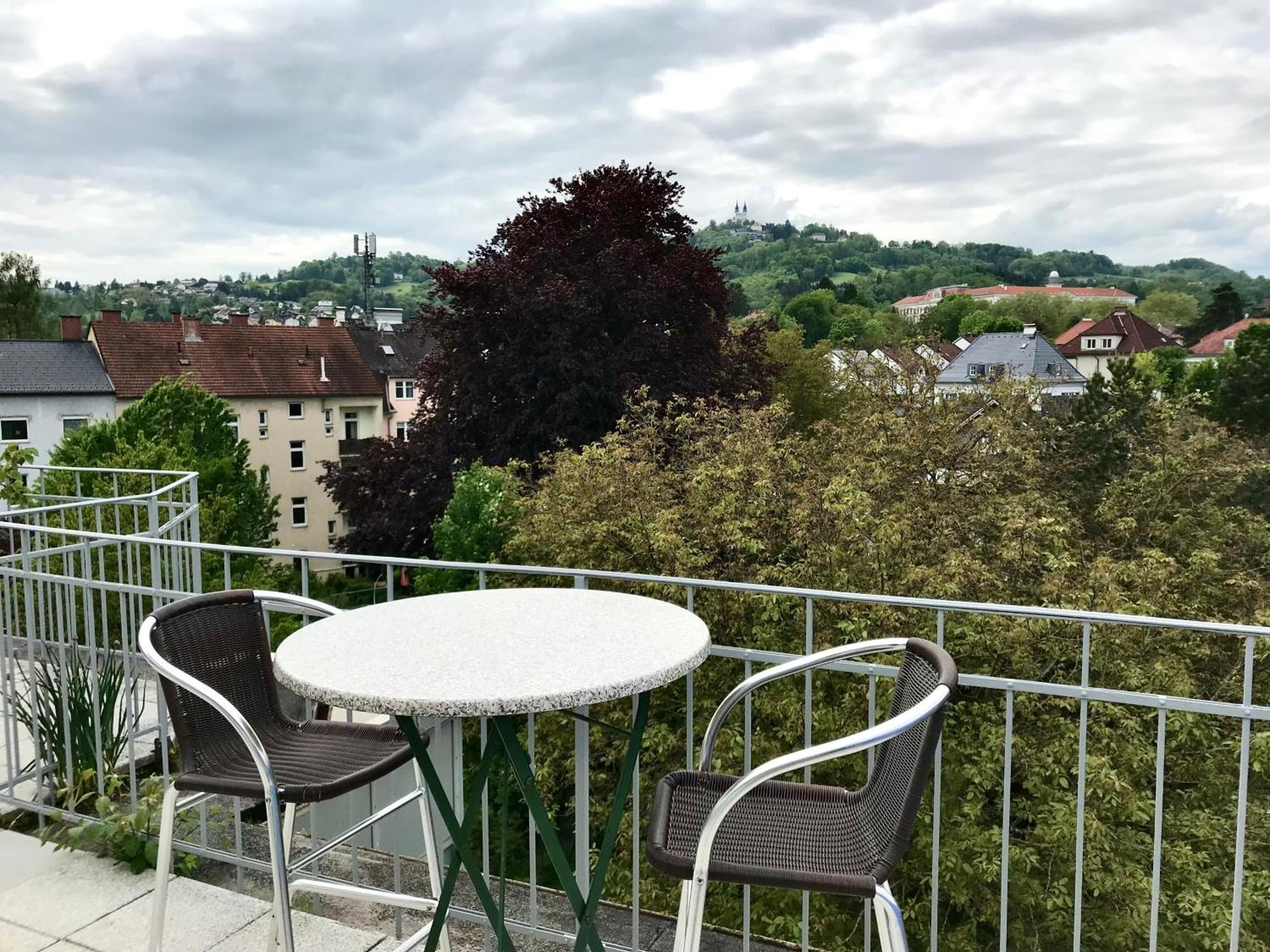 Stadtoase Mit Traumhaftem Ausblick Linz Bagian luar foto